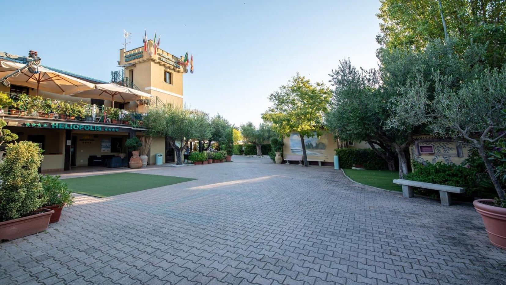 Heliopolis Camping & Village Pineto Eksteriør bilde